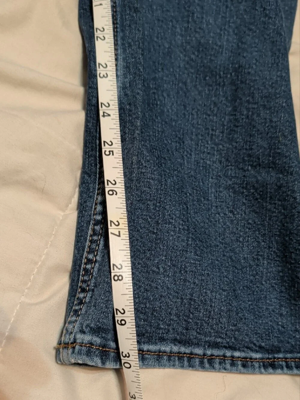 Wrangler Men's Straight Leg Jeans in Dark Blue Wash